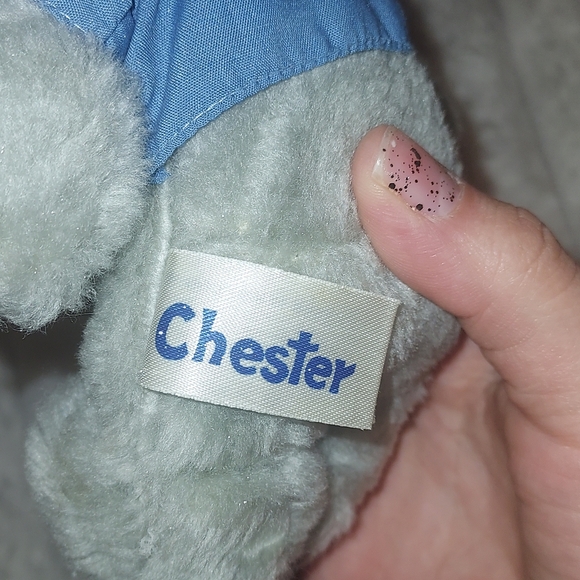 Vintage Chester Plush - Picture 3 of 4